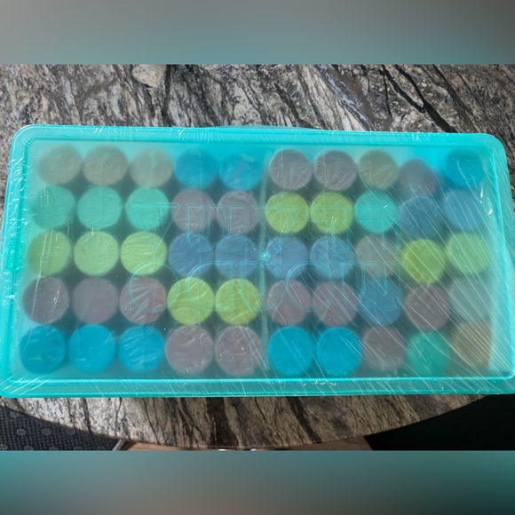 50 count Mondo llama sidewalk chalk. - Picture 2 of 2